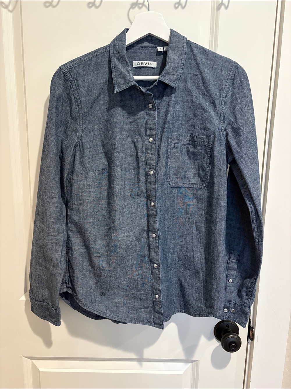 Orvis Women’s 100% Cotton Blue Chambray Pearl Snap Button Shirt - size small